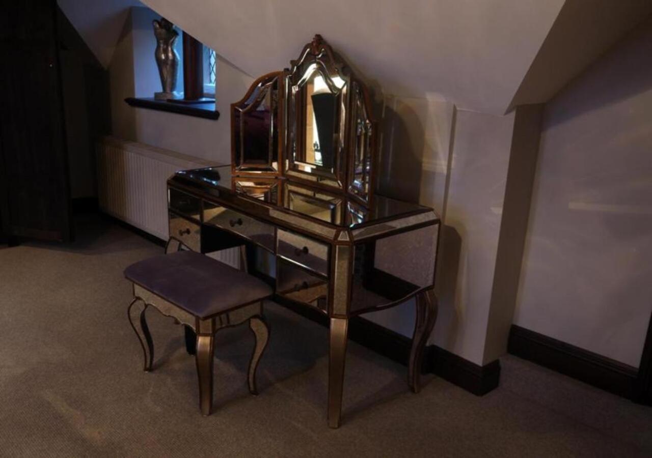Weston Hall Stafford Ngoại thất bức ảnh